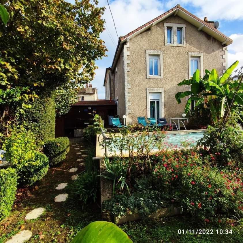 Maison De Famille A *